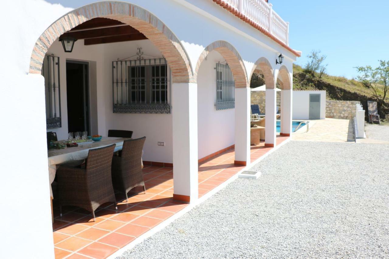 Casa Los Almendros Canillas de Albaida Bagian luar foto